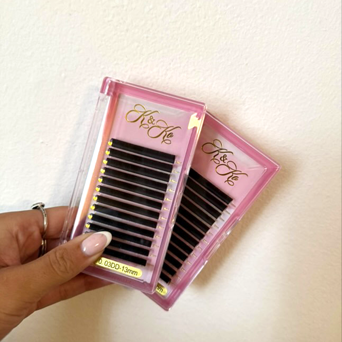 0.3 Volume lash trays