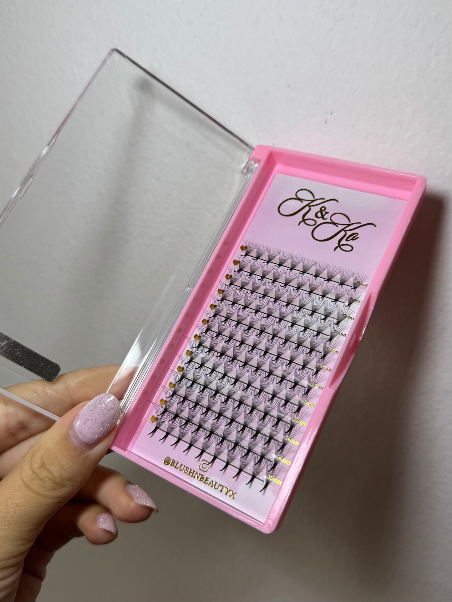 Pre made Russian lash trays